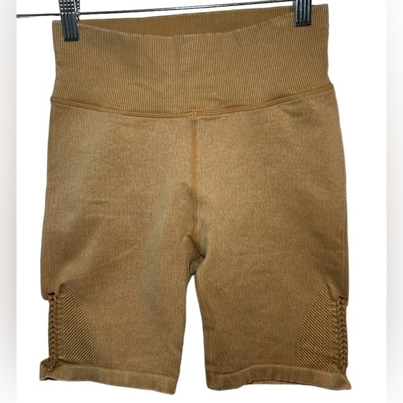 NWOT OFFLINE by Aerie Seamless Macrame 7" Bike Short- Golden Tan/ Size Small - Picture 3 of 6